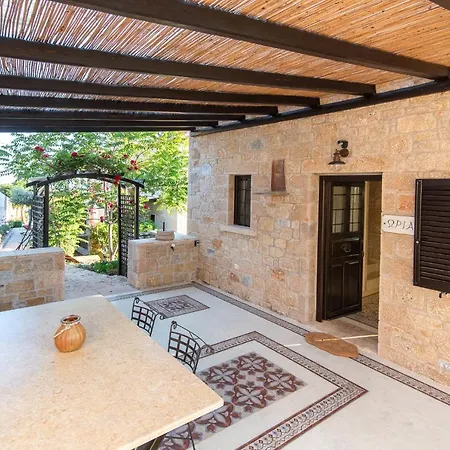 Polismata - Private Residences * Kardhamili