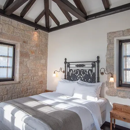 Polismata - Private Residences * Kardhamili